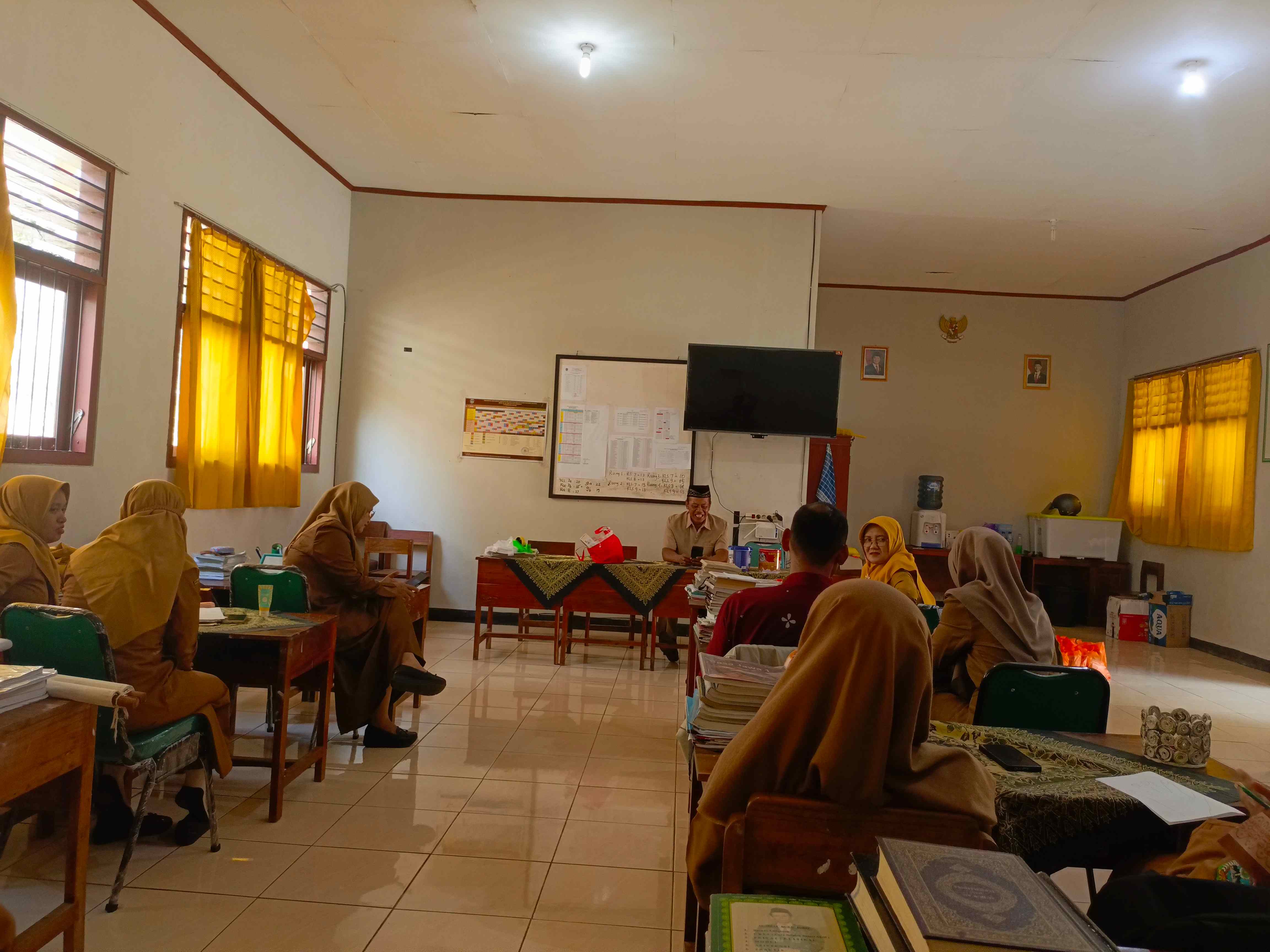 Rapat Koordinasi Persiapan TKA dan Ujian Sumatif SMP